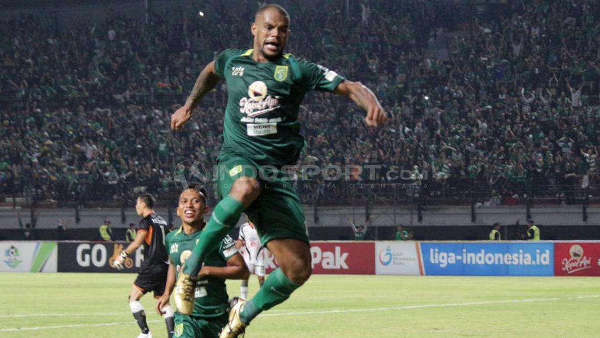 David da Silva melakukan selebrasi usai mencetak gol bagi Persebaya di kompetisi Liga 1 2018.
