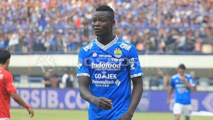 Ezechiel pada laga Persib vs Persija. Copyright: Arif Rahman/INDOSPORT