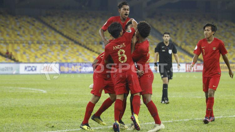 Selebrasi Timnas Indonesia U-16 usai membobol gawang lawan di Piala Asia U-16 2018. - INDOSPORT