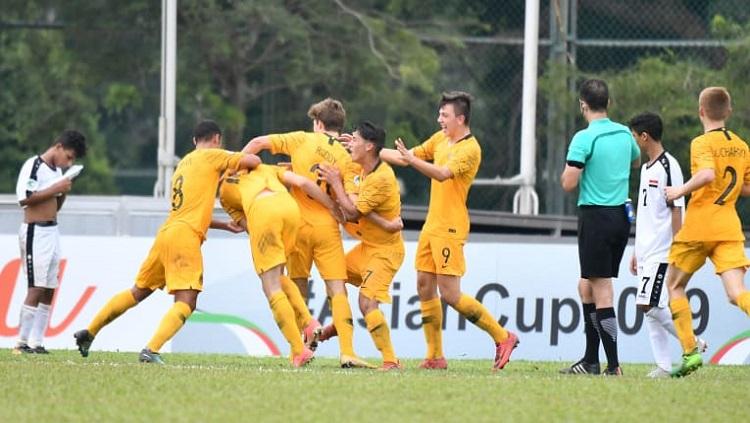 Para pemain Australia U-16 merayakan gol saat melawan Irak U-16