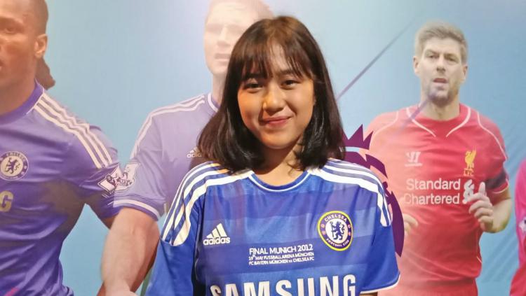 Putri, salah satu suporter cantik Chelsea yang turut memprediksi keberhasilan Timnas U-16