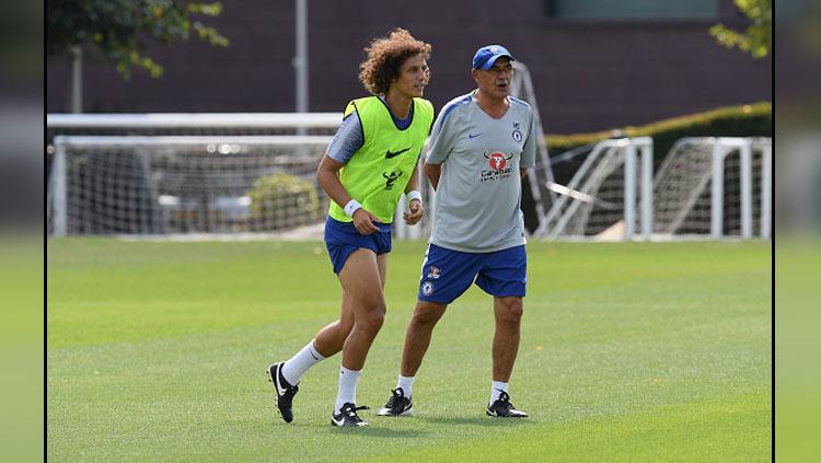 David Luiz dan Maurizio Sarri. Copyright: INDOSPORT