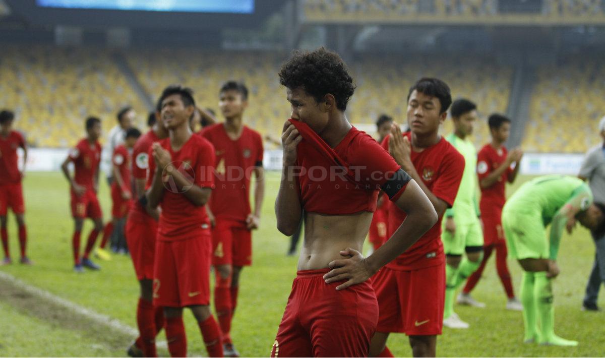 Tangis haru pemain Garuda Asia usai dikalahkan Australia.