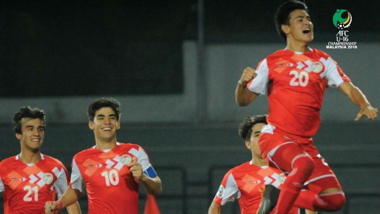 Selebrasi para pemain Tajikistan usai lolos ke final Piala Asia U-16 2018.