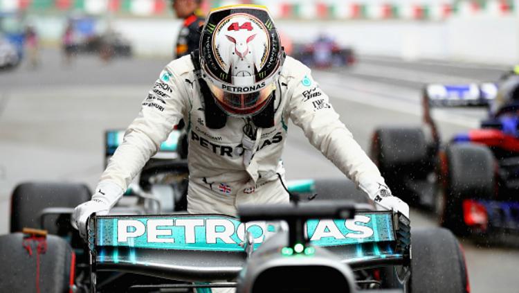 Lewis Hamilton raih pole position di F1 GP Jepang.