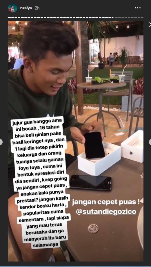 Kemandirian Sutan Zico mencuri perhatian sahabatnya yang juga seorang atlet polo air nasional, Alya Nadira. Copyright: instagram