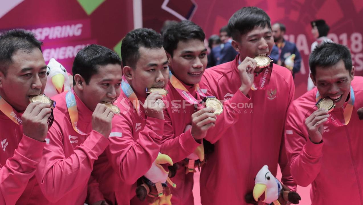 Perolehan Medali Emas, final beregu bulutangkis Indonesia vs Malaysia Asian Para Games 2018.