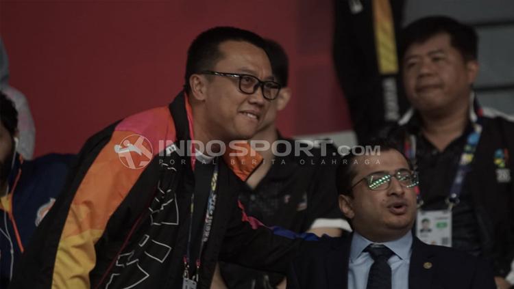 Menpora Imam Nahrawi saat menyaksikan Syuci Indriani meraih perak di cabor renang 200 m gaya bebas.