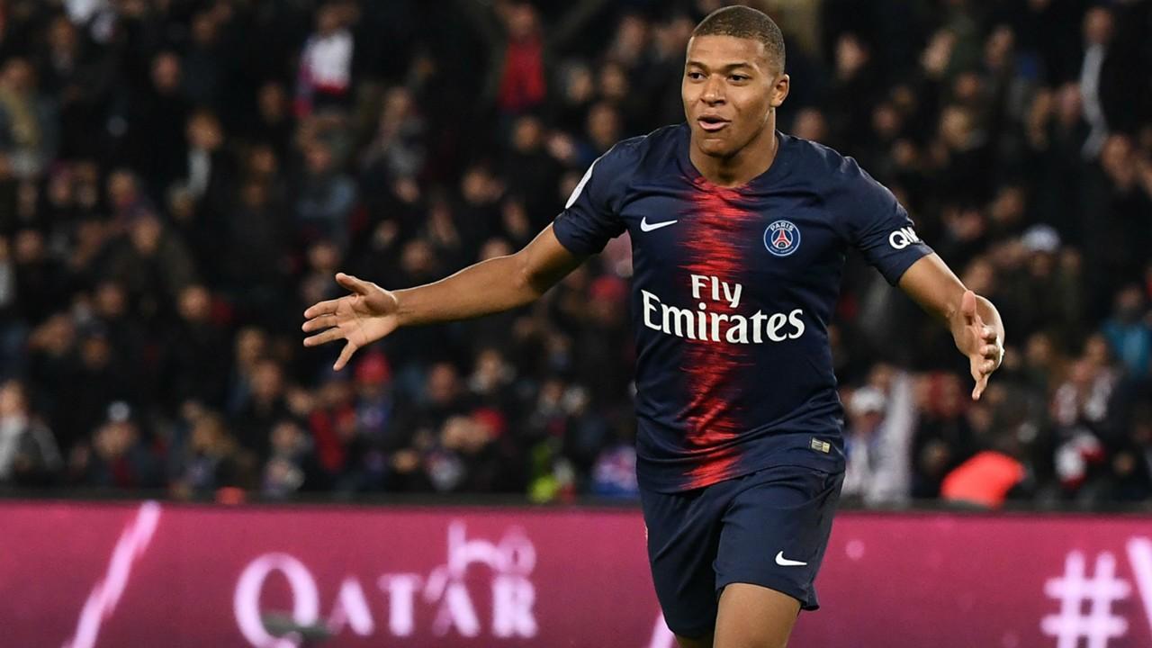 Masa depan Kylian Mbappe di Paris Saint-Germain (PSG) berada di ujung tanduk setelah Direktur Olahraga Leonardo mengkonfirmasi kepergiannya.