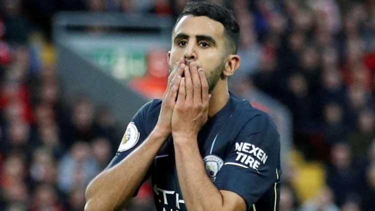 Riyad Mahrez saat gagal mengeksekusi penalti di pertandingan Liverpool vs Manchester City, Minggu (07/10/18). Copyright: REUTERS