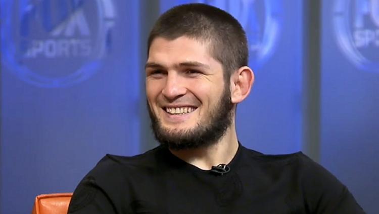 Khabib Nurmagomedov Saat Konfrensi Pers Copyright: lowking.pl