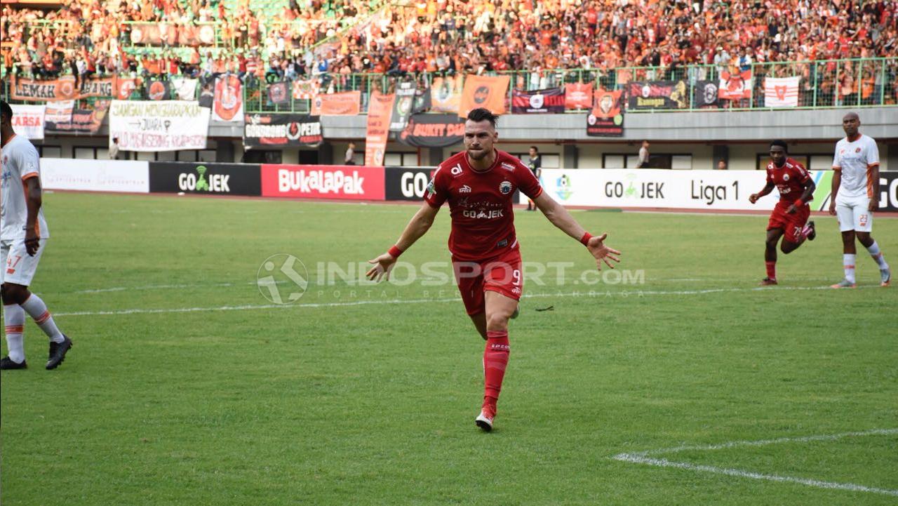 Selebrasi Marco Simic (Persija Jakarta) saat membobol gawang Perseru Serui. Copyright: Herry Ibrahim/Indosport.com