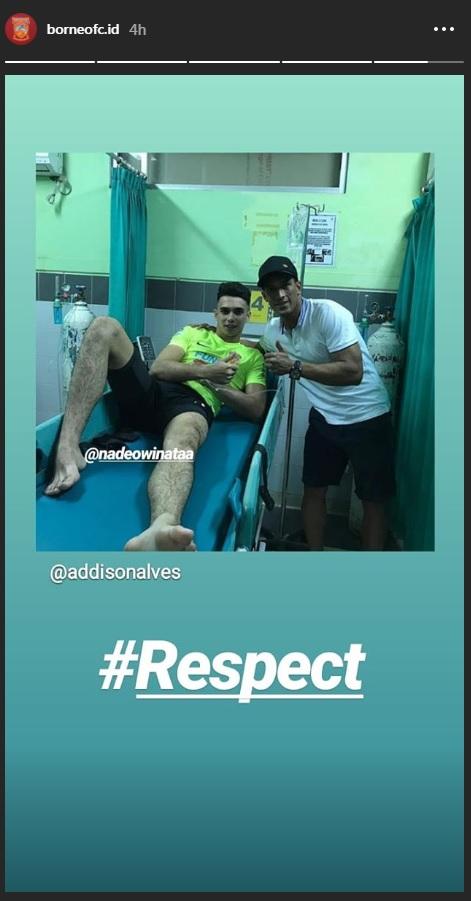 Aksi berkelas Addison Alves kepada kiper Borneo FC, Nadeo Argawinata. Copyright: Instagram@Borneofc.id
