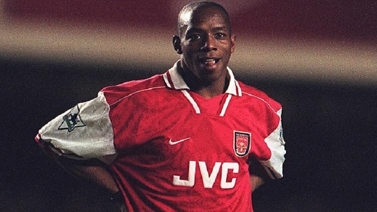 Ian Wright mengenakan Jersey Home Arsenal 1990/92 Copyright: Andy Hooper/Daily Mail