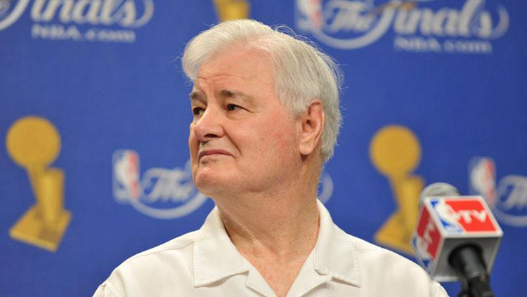 Tex Winter, eks asisten pelatih legendaris Chicago Bulls dan Los Angeles Lakers. - INDOSPORT