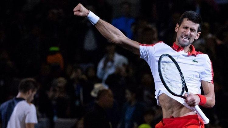 Ekspresi kebahagiaan Djokovic usai menjuarai Shanghai Masters, Minggu (14/10/18 Copyright: LA Times