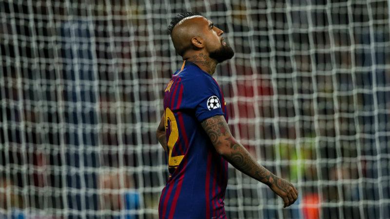 Legenda AC Milan yang bernama Paolo Di Canio langsung menghina Arturo Vidal yang akan gabung Inter Milan dengan mengatakan bahwa Vidal pemain yang lemah.