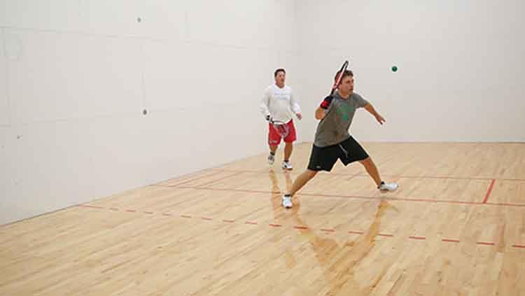 Salah satu cabang olahraga Racquetball. Copyright: Choice Health & Fitness