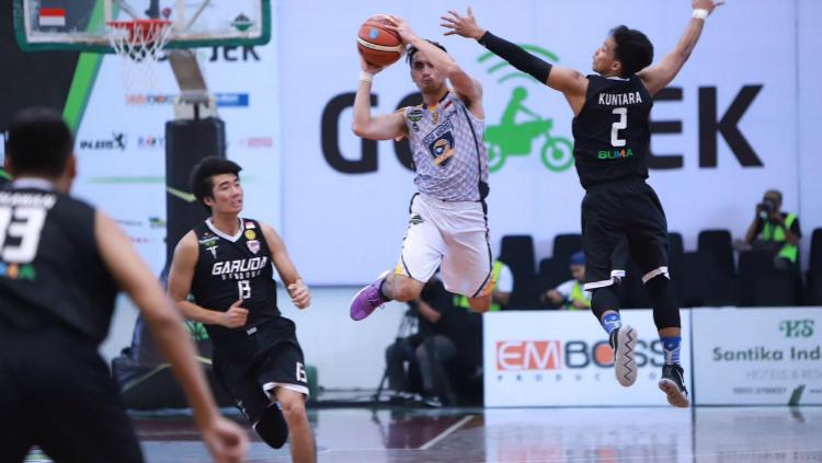 Garuda Bandung menang atas Satya Wacana dan melaju ke semifinal Pramusim IBL 2018. Copyright: IBL