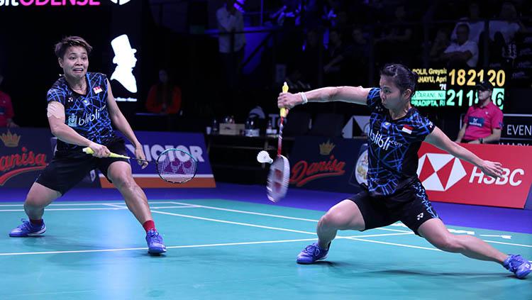 Greysia Polii/Apriyani Rahayu di ajang Denmark Open 2018. Copyright: HUMAS PBSI