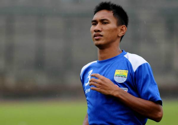 Zukifli Syukur saat berseragam Persib Bandung Copyright: sidomi
