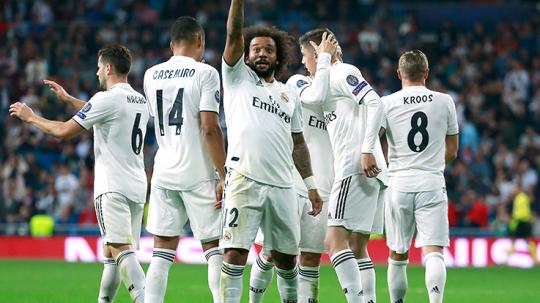 AC Milan memburu bek kiri gaek asal Brasil, Marcelo. Berikut 3 pemain veteran lainnya, yang pernah didatangkan Rossoneri dari Los Blancos.