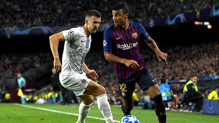 Rafinha (kanan) pemain Barcelona.