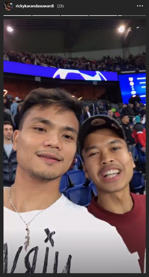 Tersingkir dari French Open, Anthony Ginting dan Ricky Karanda pilin nonton Liga Champions. Copyright: Instagram Ricky Karanda Suwardi