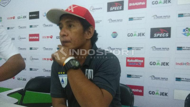 Asisten Manajer Persipura Jayapura, Bento Madubun.