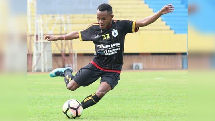 Rising star Persipura Jayapura tampak masuk ke dalam daftar pesepak bola remaja termahal se-Asia Tenggara.
