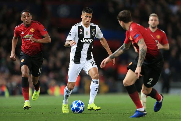 Joao Cancelo (tengah) bek kanan Juventus. Copyright: INDOSPORT