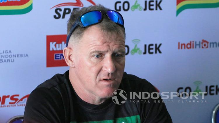 Pelatih PSMS Medan, Peter Butler.