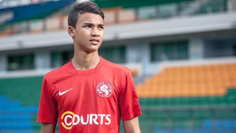 Pesepak bola asal Singapura, Ikhsan Fandi, diketahui telah bergabung dengan klub Norwegia, FK Jerv. Dia adalah putra mantan pelatih Pelita Jaya, Fandi Ahmad. - INDOSPORT