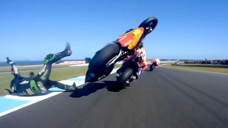 Motor Johann Zarco tabrak Marc Marquez dalam balapan MotoGP Australia 2018, Minggu (28/10/18).
