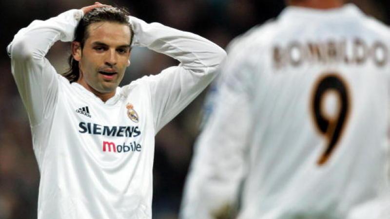 Fernando Morientes (kiri) saat mengenakan jersey Real Madrid. Copyright: Getty Images