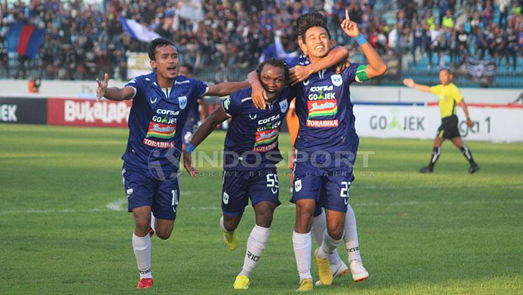 Aksi selebrasi pemain PSIS Semarang melawan Arema FC Copyright: Ronald Seger/INDOSPORT