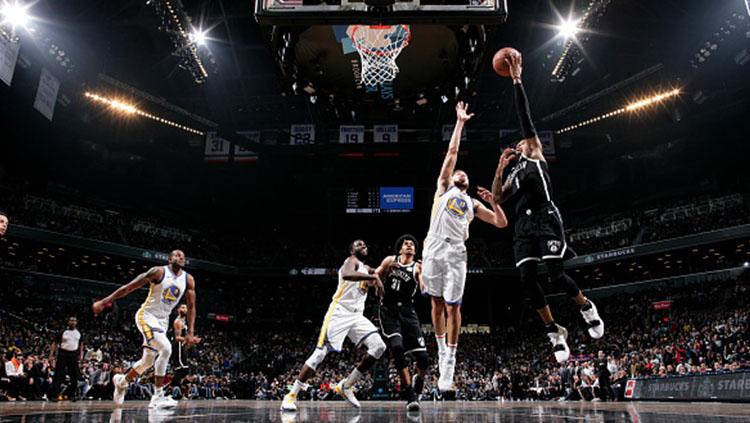 Situasi pertandingan Golden State Warriors v Brooklyn Nets.