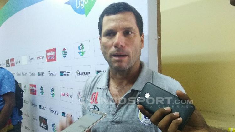 Pelatih Persipura, Oswaldo Lessa.