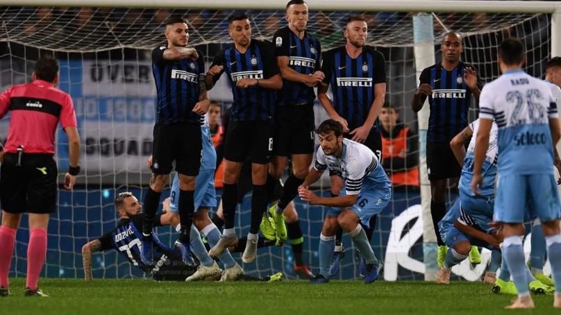 Marcelo Brozovic melakukan sliding unik di laga Lazio vs Inter Milan.