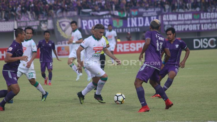 Pemain PSS Sleman, Cristian Gonzales. Copyright: Ronald Seger Prabowo/INDOSPORT