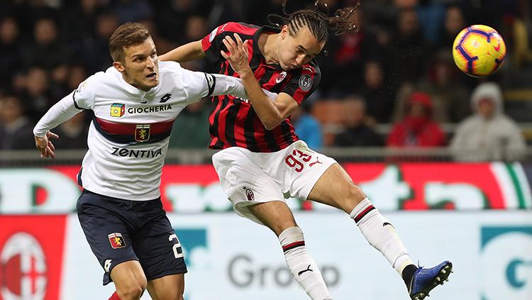 emain AC Milan yang kini dipinjamkan ke Celtic, Diego Laxalt membuat rekor langka di Liga Europa saat timnya imbang melawan Lille, Jumat (30/10/20).