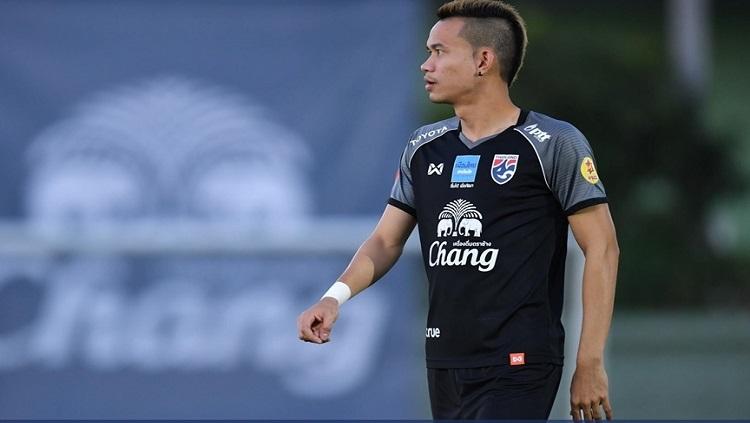 Tidak ada satu pun pemain naturalisasi, Thailand memilih pemain yang berkarier di luar negeri untuk Piala AFF 2022. Pemain tersebut adalah Sanrawat  Dechmitr. - INDOSPORT