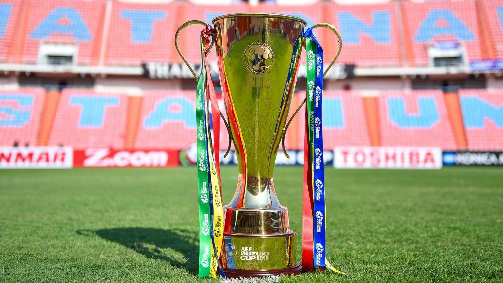 Indosport - Trofi Piala AFF