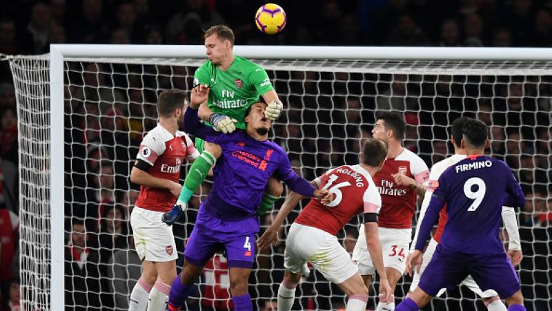 Bernd Leno (hijau) saat Arsenal melawan Liverpool