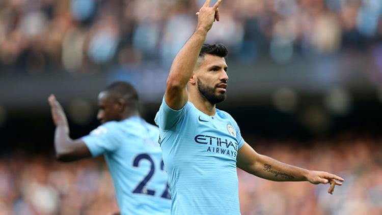 Sergio Aguero berselebrasi usai mencetak gol ke gawang Southampton. Copyright: Getty Images/Alex Livesey