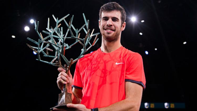 Karen Khachanov memenangkan Paris Masters 2018 setelah menumbangkan Novak Djokovic.