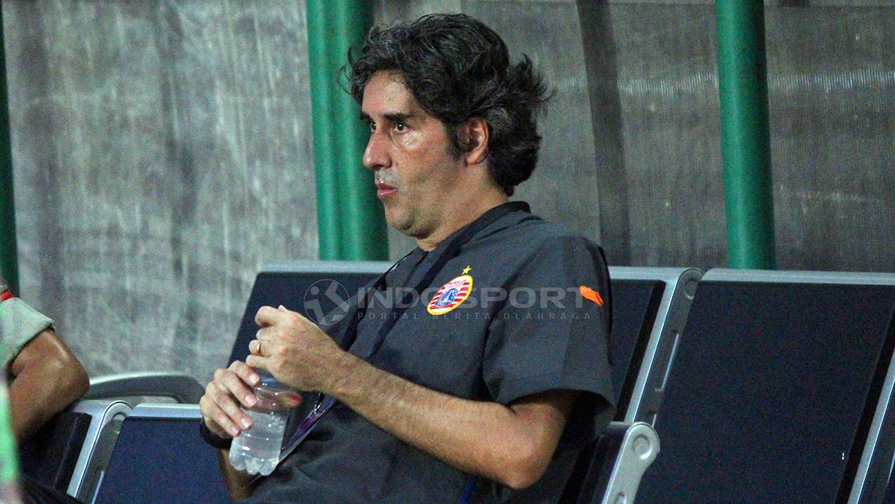 Pelatih Persija Jakarta Stefano Cugurra Teco. Copyright: Fitra Herdian/Indosport.com