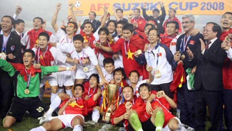 Timnas Vietnam saat menjuarai Piala AFF 2008.