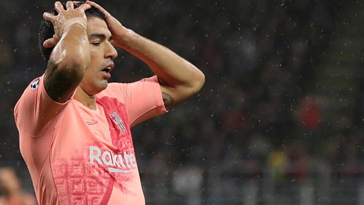 Rumor terbaru datang dari Barcelona yang ingin mencari pengganti Luis Suarez dalam waktu dekat ini, di mana striker Inter Milan menjadi incaran mereka.