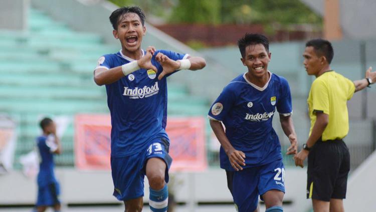 Beckham Hattrick berhasil membawa Persib gulung Persija Jakarta